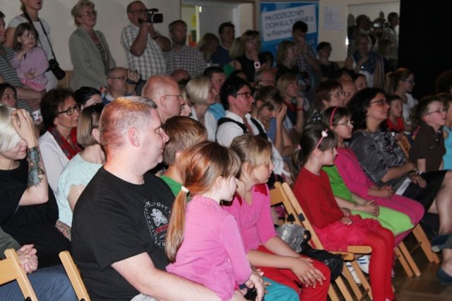 STACJA KULTURA - podsumowanie sezonu kulturalnego 2013/2014,  26 czerwca 2014 r.,  wystąpili: Małe Formy Teatralne, Klub Piosenki i Poezji, Dziecięcy Zespół Teatralny DO GÓRY, Mała Wielkopolska, Zespół Tańca AKCENT i MINIAKCENT.